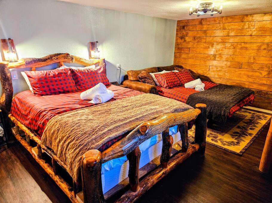 Private Cabin- Breakfast - Double Tub - 75In Tv - Sup - Washer Dryer - Bbq West Point Exterior photo