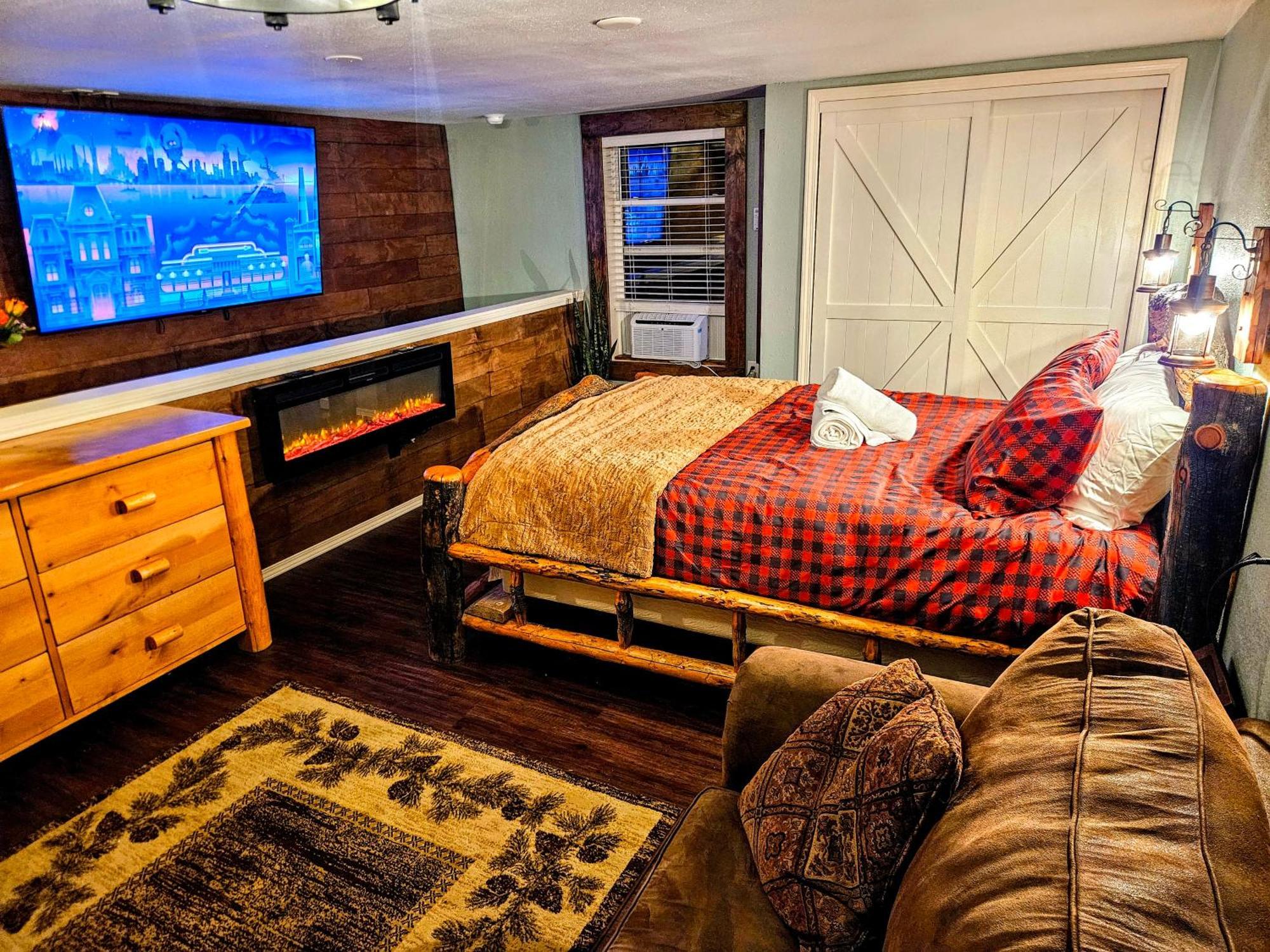 Private Cabin- Breakfast - Double Tub - 75In Tv - Sup - Washer Dryer - Bbq West Point Exterior photo